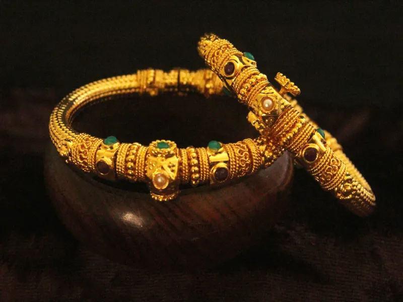 بررسی رنگ ها